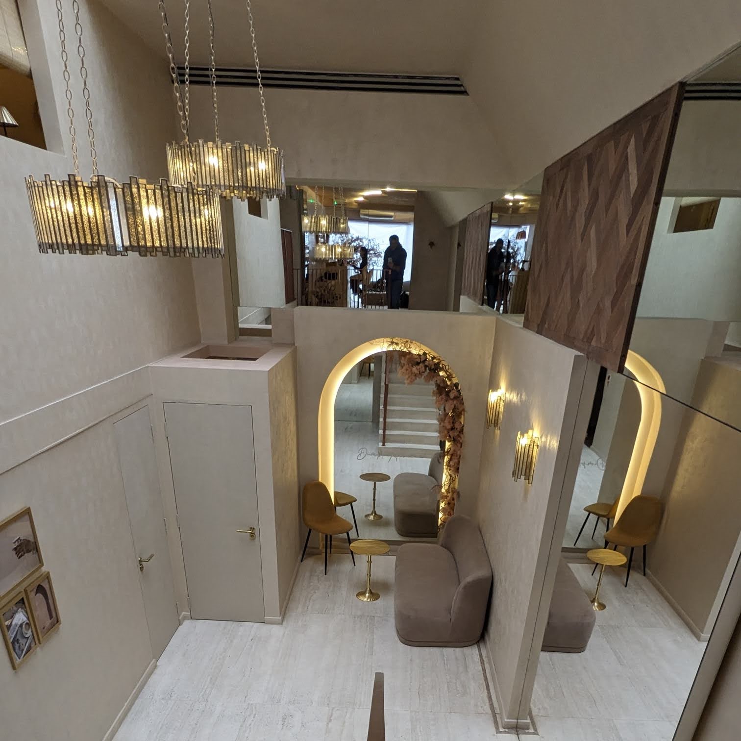 Gallery 16
